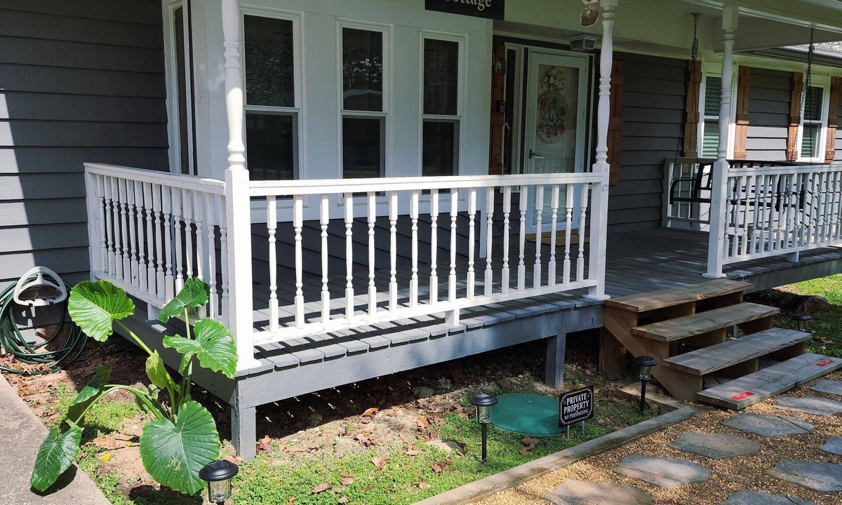 Ringgold House | Cozy 3 bedroom Cottage in Charming Ringold Ga