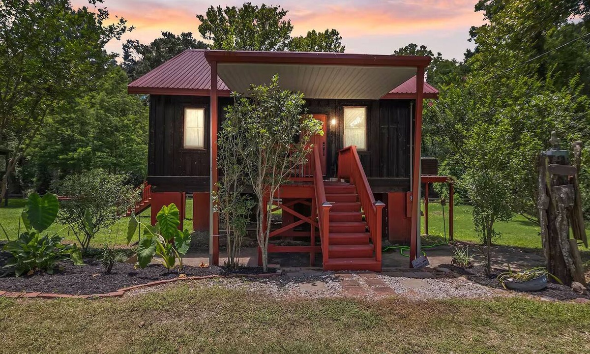 Carencro House | Cozy Cajun cottage