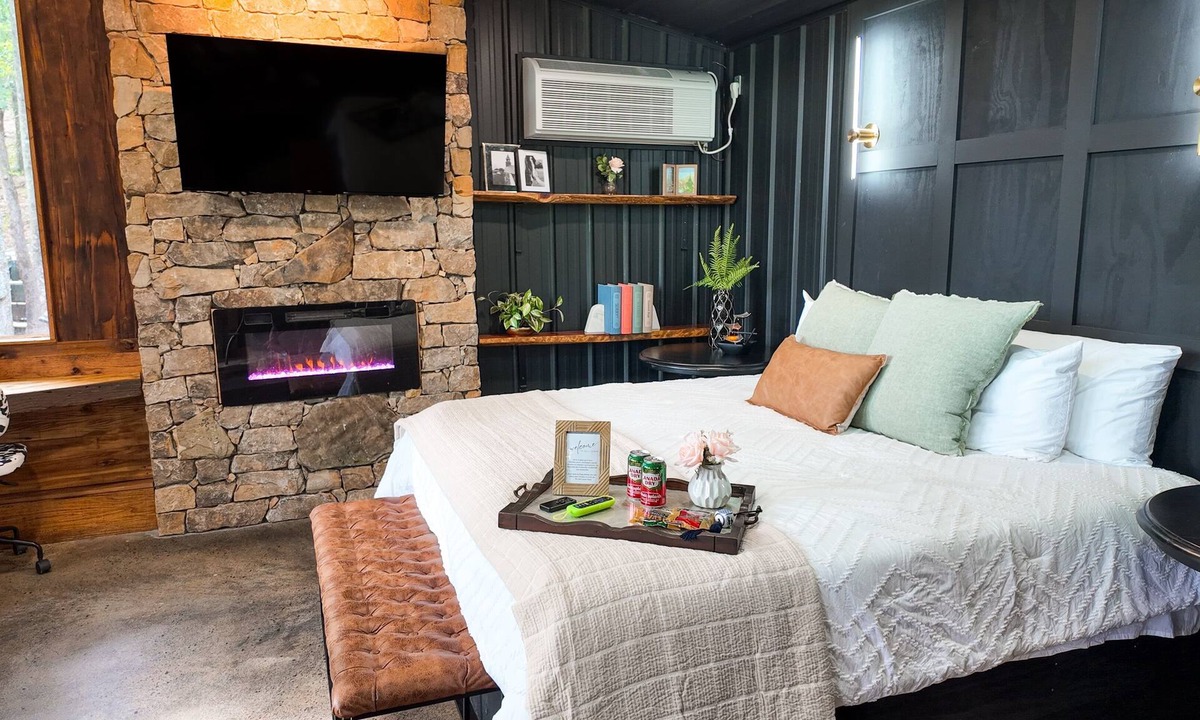 Fort Mc Clellan Ski Chalet | Cozy chalet overlooking our horses and cattle!