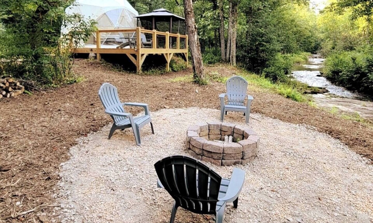 Purlear RV Rental | Cozy Creekside Geodome | Hot Shower + WiFi