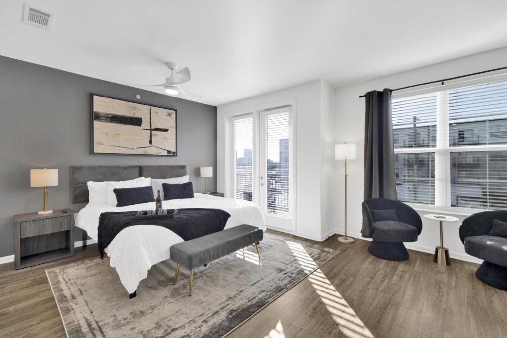 Avondale Apartment | Cozy Flat with Pool, Gym, and Stunning City Views