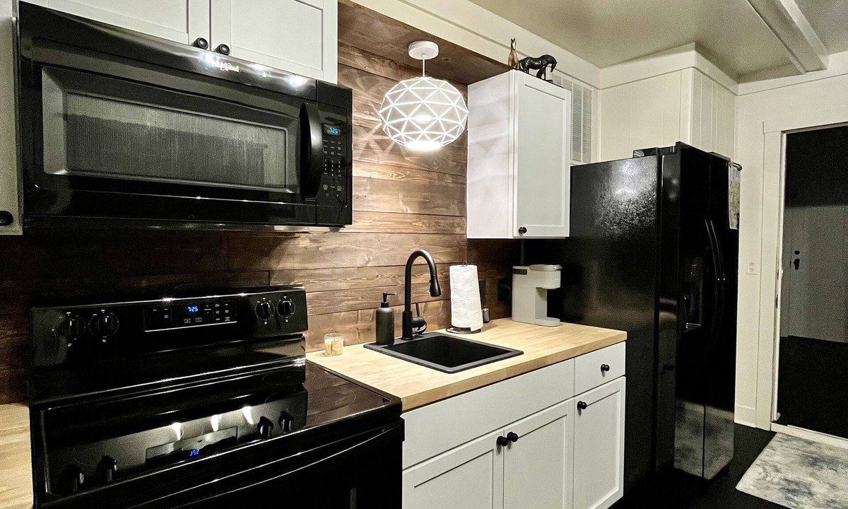 Bardstown Apartment | Cozy Getaway at Stone Horse
