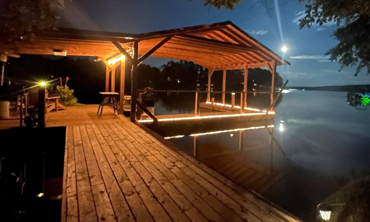 Lineville House | Cozy Lake Wedowee Home with Private Dock, 2 slips and 100 ft of lake frontage