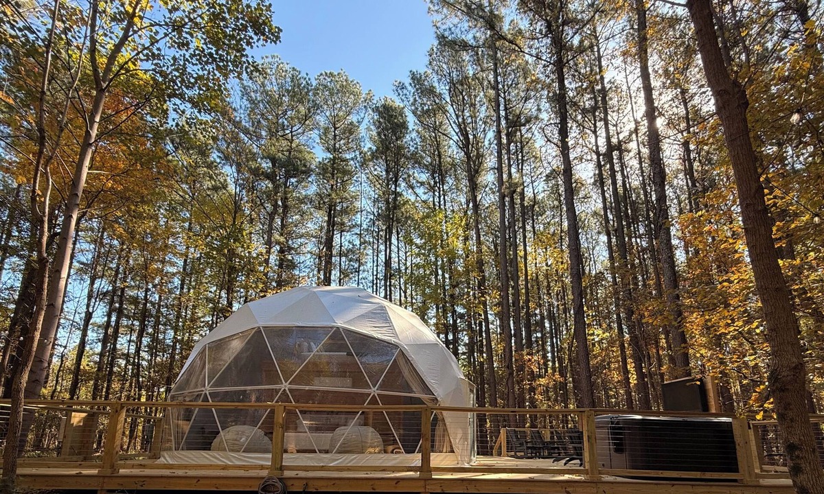 Saline County Cabin | Cozy Modern Dome with hot tub in Shawnee National Forest