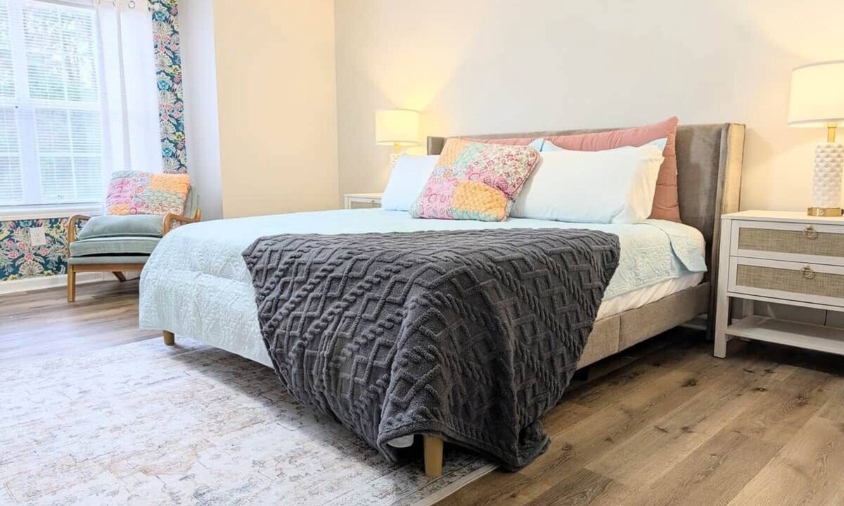 Enterprise House | Cozy Modern Home- 3BR/2 Bath 5 min to base