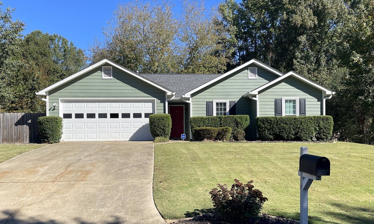 Johns Creek House | Cozy Retreat in Alpharetta. Perfect Getaway