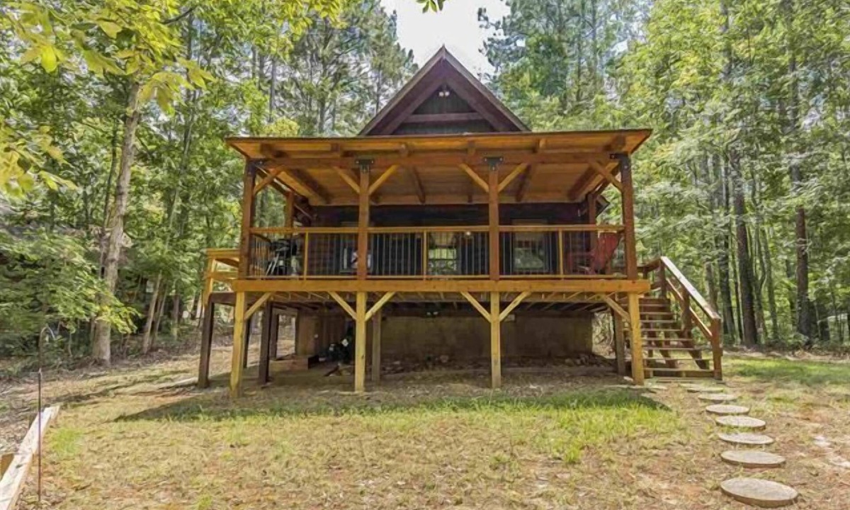 Eatonton Cabin | Cozy River Bend Retreat w/Private Dock