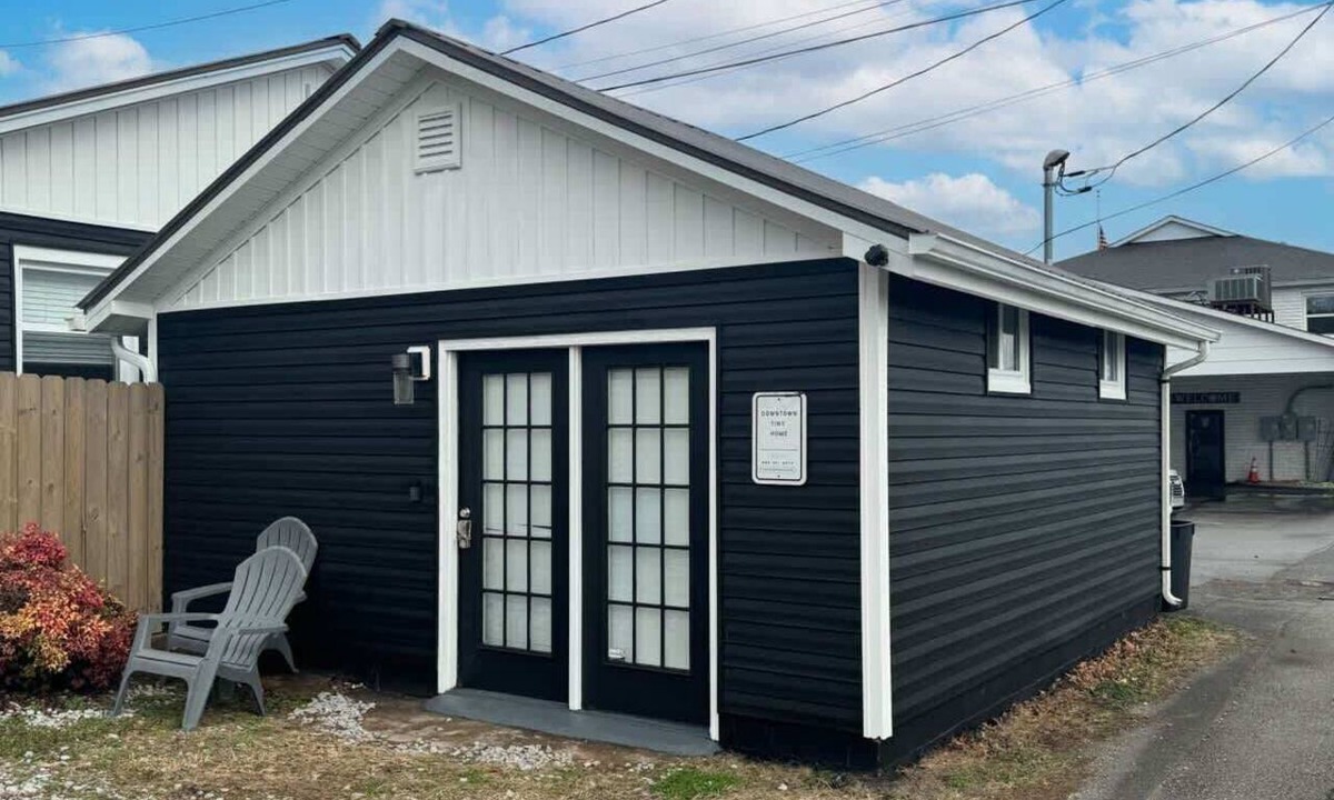 Lenoir City House | Cozy Tiny Home Near Downtown Lenoir City