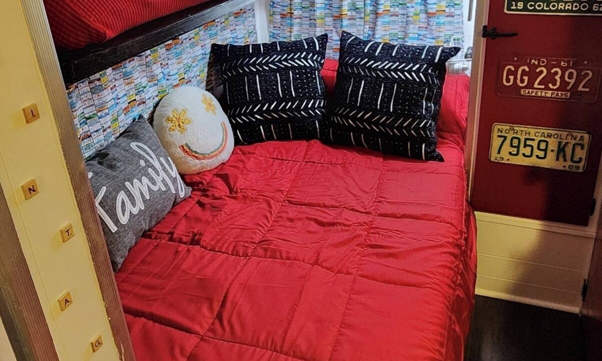 Sweetwater House | Cozy Vintage Camper with relaxing deck!