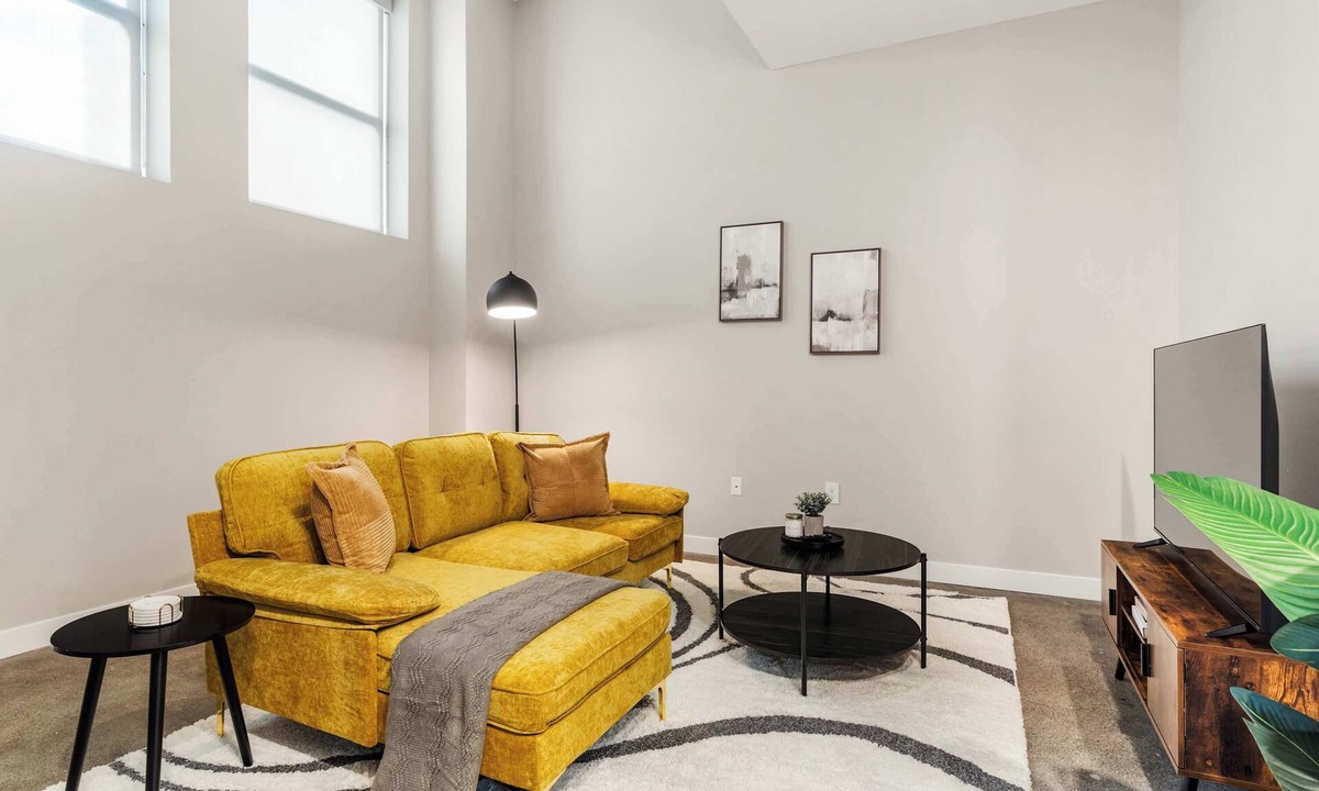 Downtown Cincinnati Apartment | CozySuites Textile | Modern 1BR