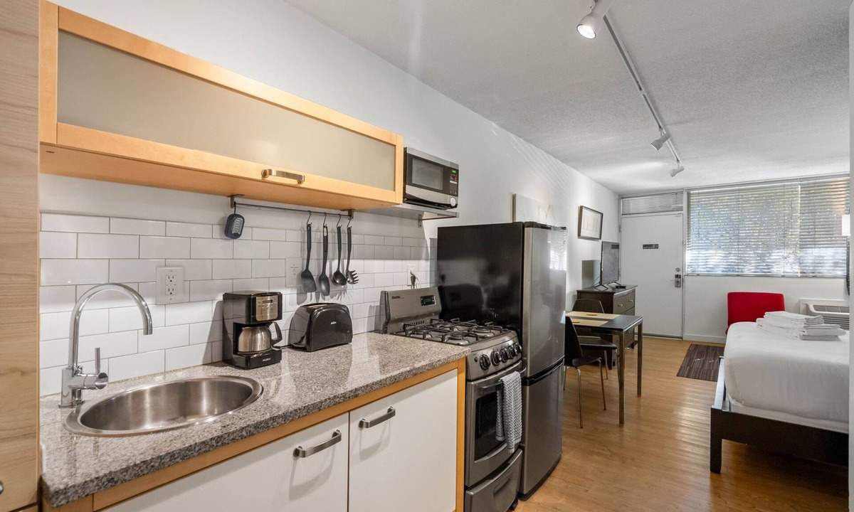 Brookwood Apartment | (CPE) Safe + Quiet Studio w/Comfortable Bed