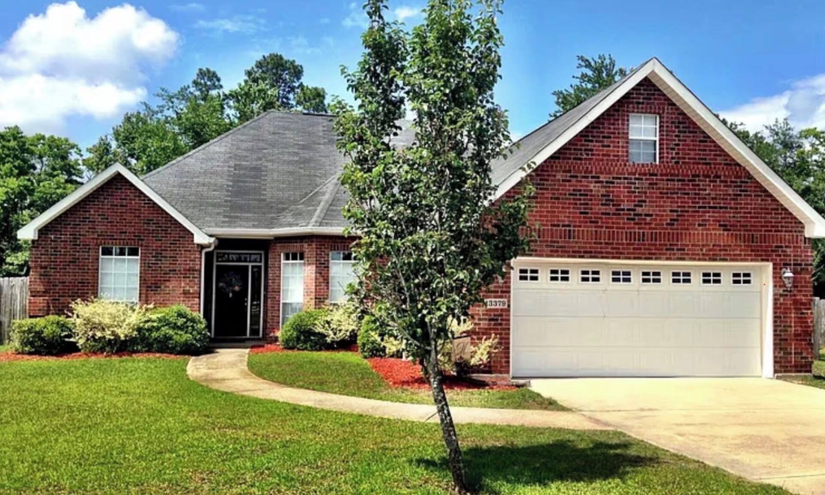 Gulfport House | Creative Heart - Get Away! Spacious 4BR/3 Full Bath Home for your Enjoyment.