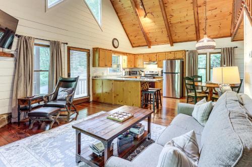 Foxfire Estates House | Creek Front Cabin w/Hot Tub+Fire Pit