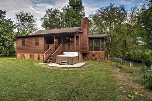Ooltewah House | Creekfront Cabin Near Chattanooga w/Hot Tub!