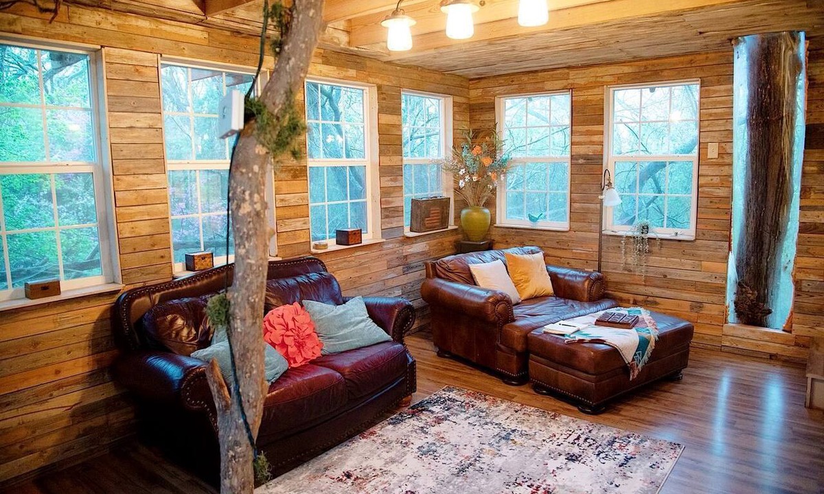 Celeste Cabin | Creekside Tree House with Private Pool in Celeste, Texas, for Memorable Glamping Stays in the South