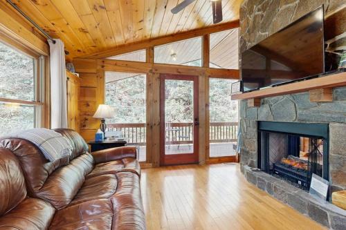 Topton House | Creeksong Cabin