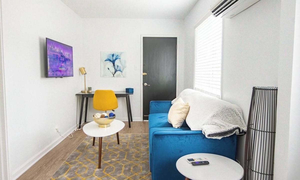 Five Points South Condo | D1-Vulcan's Double Suite-King Beds/Wifi/Workspace