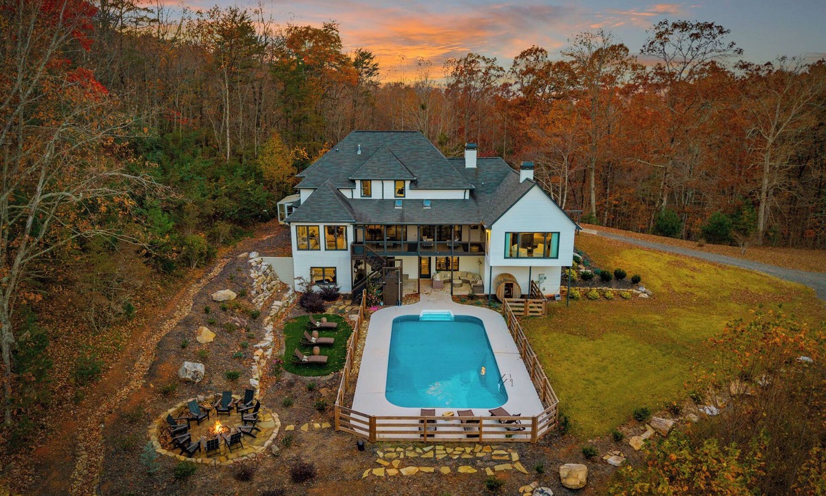 Cleveland House | Dahlonega Golden Pool, Fire Pit & Guest House