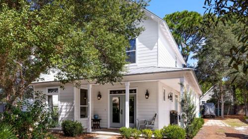 White's Gulfview House | Dare to Dream by AvantStay