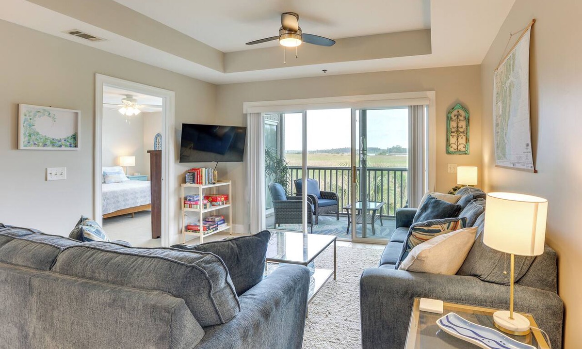 Darien Condo | Darien Condo w/Boat Dock Access: Walk to Downtown