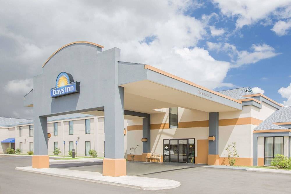 Hattiesburg Hotel | Days Inn by Wyndham Hattiesburg MS