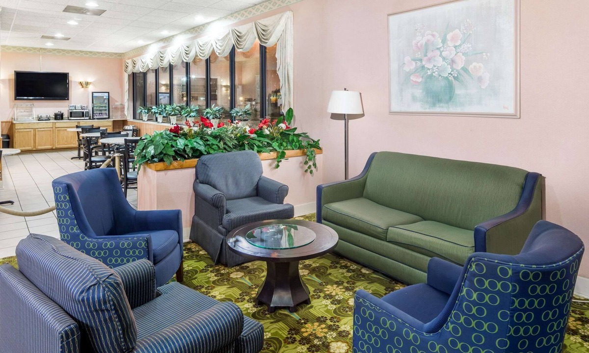 Walterboro Hotel | Days Inn by Wyndham Walterboro