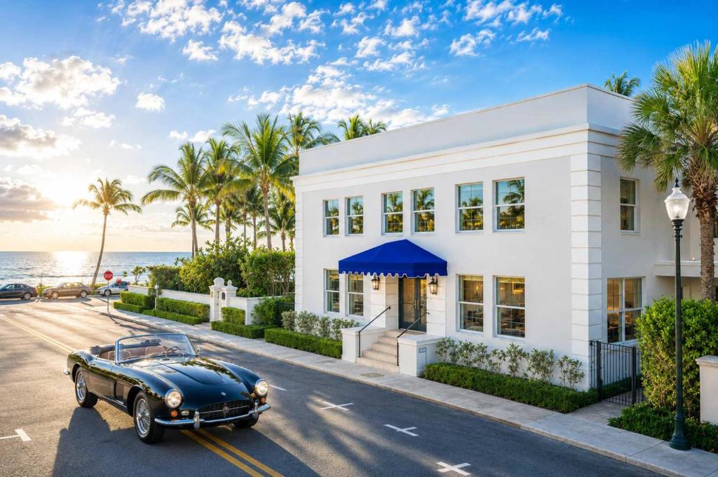 Palm Beach Apartment | Designer condo w oceanfront & walk to Worth Ave