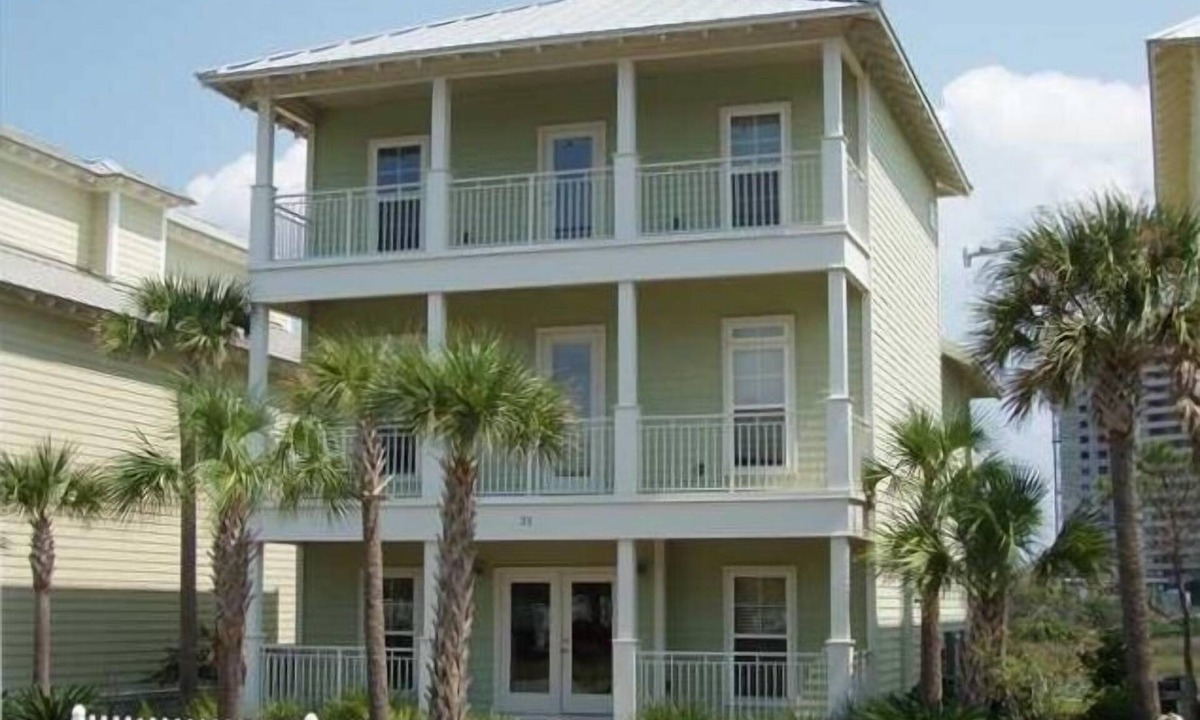 Miramar Beach House | Destins 5 Star Rated, 5 Bedroom 4.5 Bath Beach Home, Sleeps 12, Community Pool