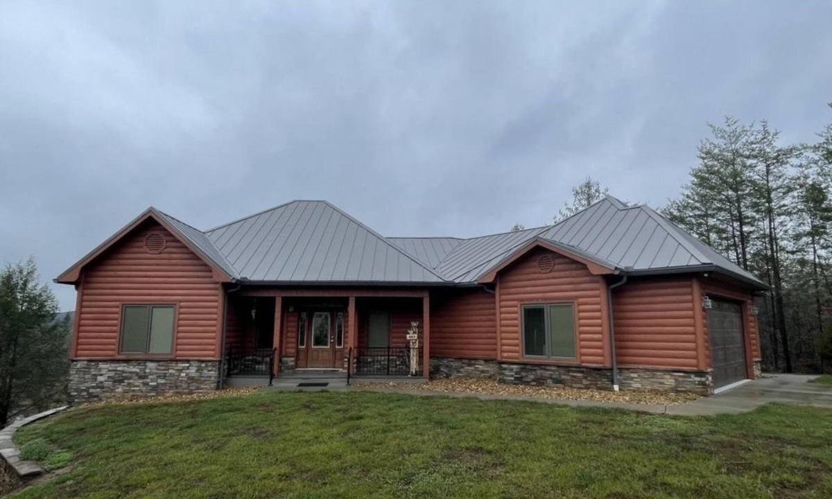 Tellico Plains House | Diamond Bear, TN Nature on 140 acres with a lake!