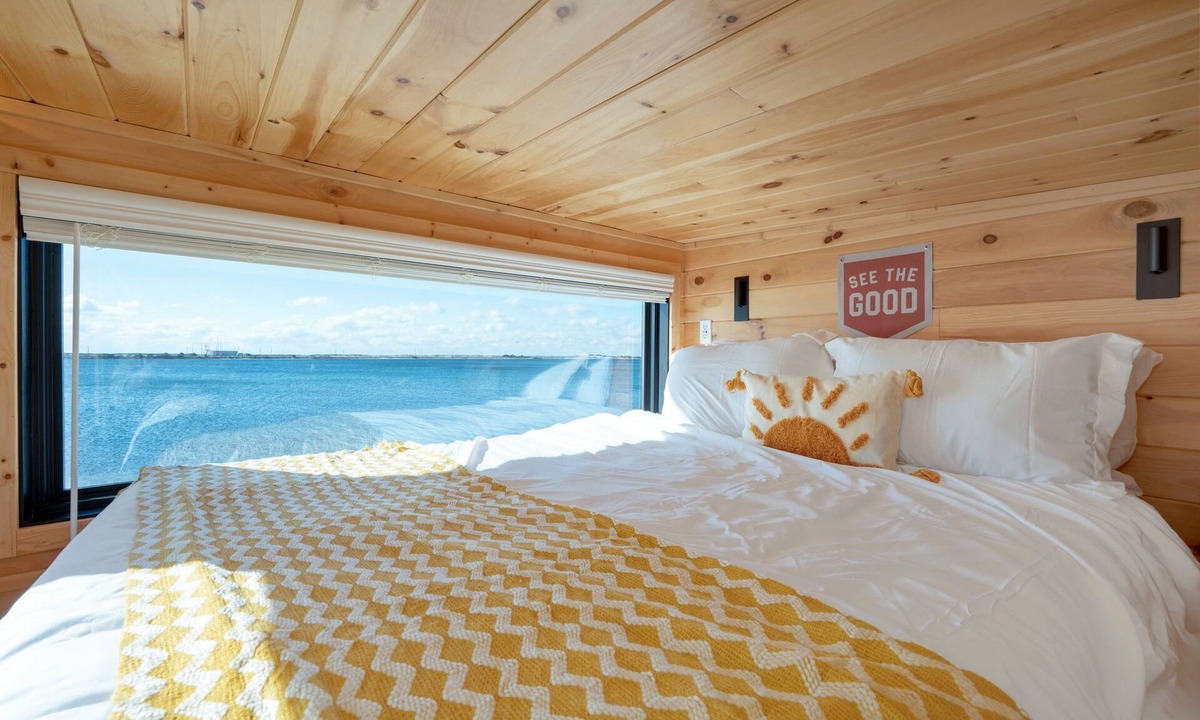 Mary Esther Cabin | Direct Waterfront Cabin Sunset Views 5