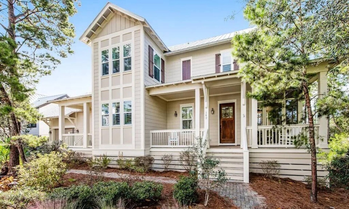 Lakeside at Blue Mountain Beach House | Discounts offered, Top-Rated house, walk to the beach, community pool.