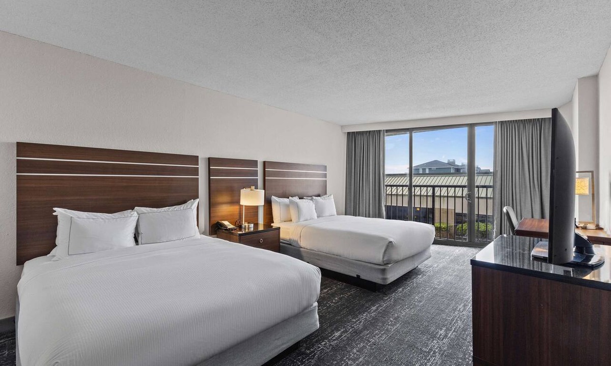 Atlantic Beach Hotel | DoubleTree by Hilton Atlantic Beach Oceanfront