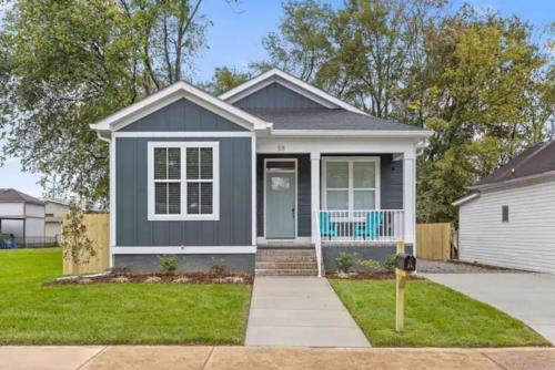 Chattanooga House | Downtown Chattanooga that Sleeps 8 with a Pool Table