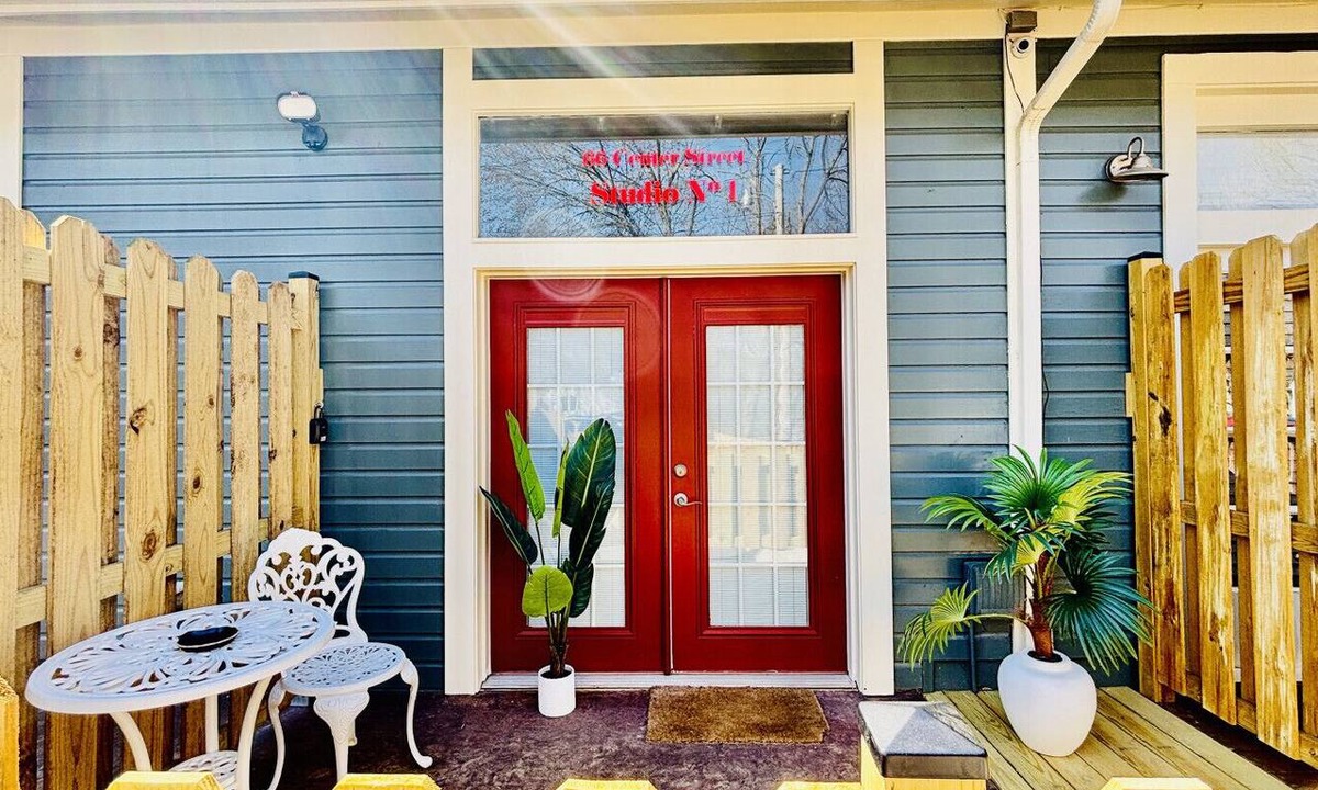 Eureka Springs Historic District Apartment | Downtown! Free Parking+Wifi 66 Center Studio No 1