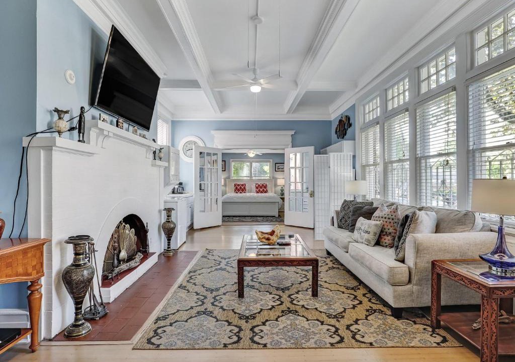 Thomas Square Apartment | Drayton Place 1A