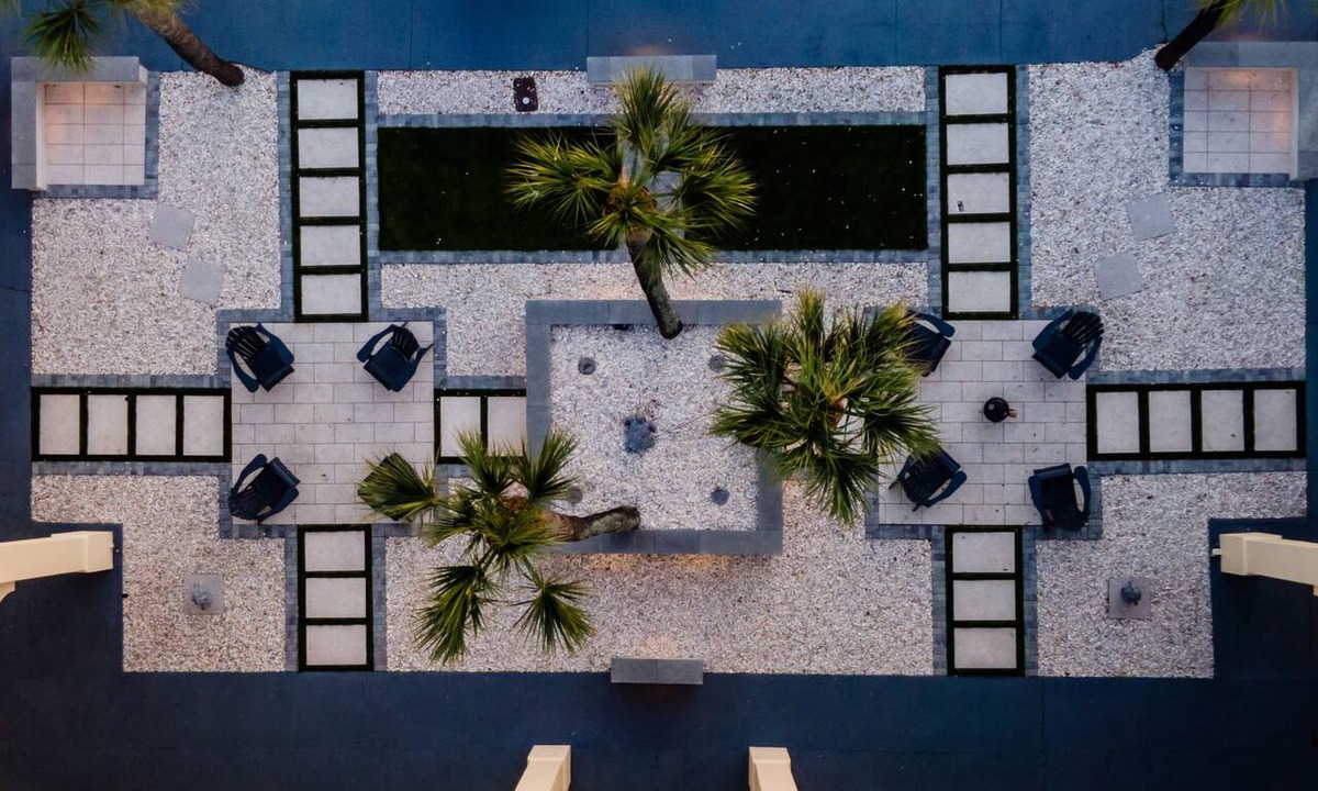 Savannah Beach Hotel | Dunes Inn & Suites