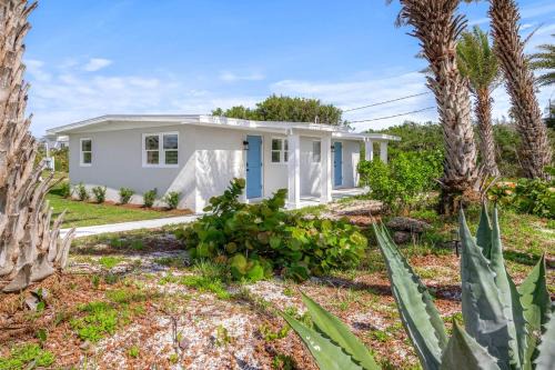 Boys Works House | Duplex-Both Units Bungalow A&B Matanzas Launch