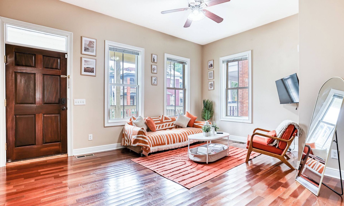Metropolitan Apartment | Duplex by Forsyth Park - 2 King Beds - Patio & Balcony