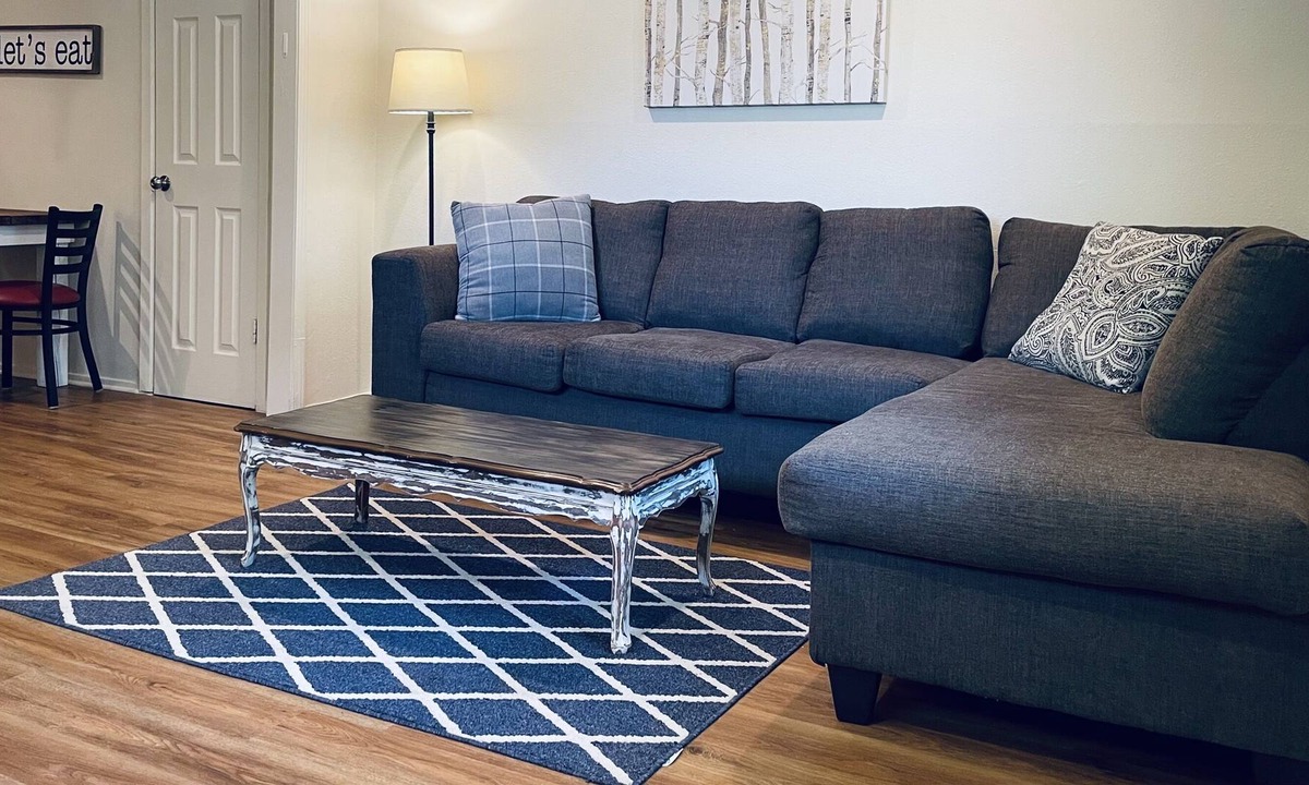 Fondren House | Duplex by Hospitals in N Fondren Near the District