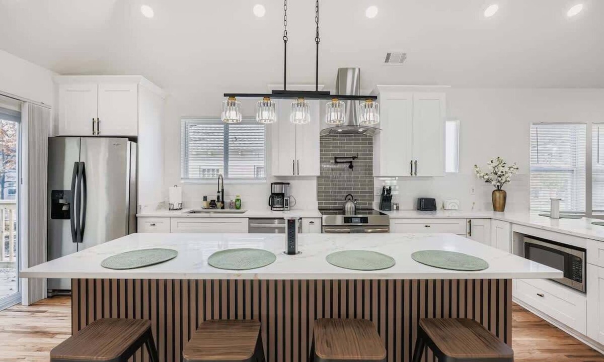 East Atlanta House | East Atlanta Village Retreat | Spacious 5 Bedroom