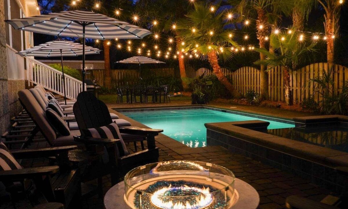 East Beach House | East Beach Gem: Shuffleboard, Pool & Amazing Patio