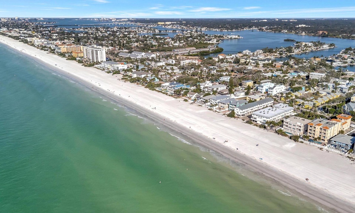 Indian Rocks Beach Apartment | East Gulf Dockside Beach Homes