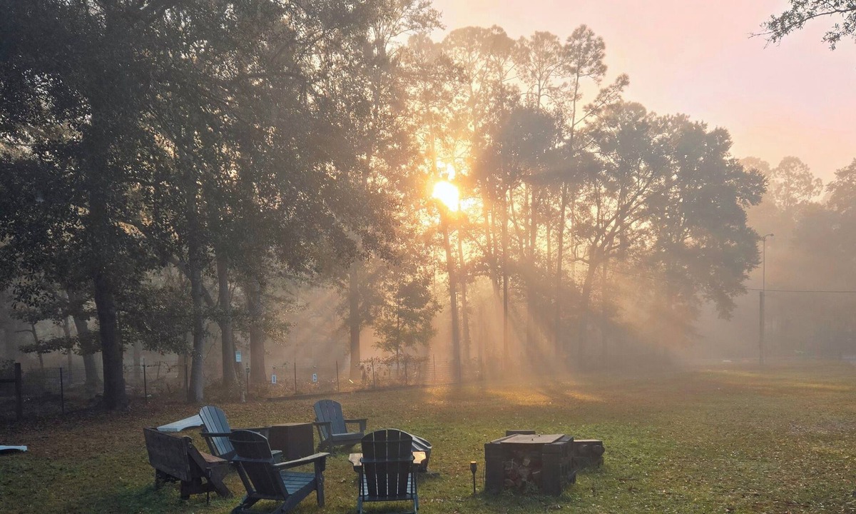 Eden House | Easy I-95 Stopover: RV Near Savannah Sleeps 6