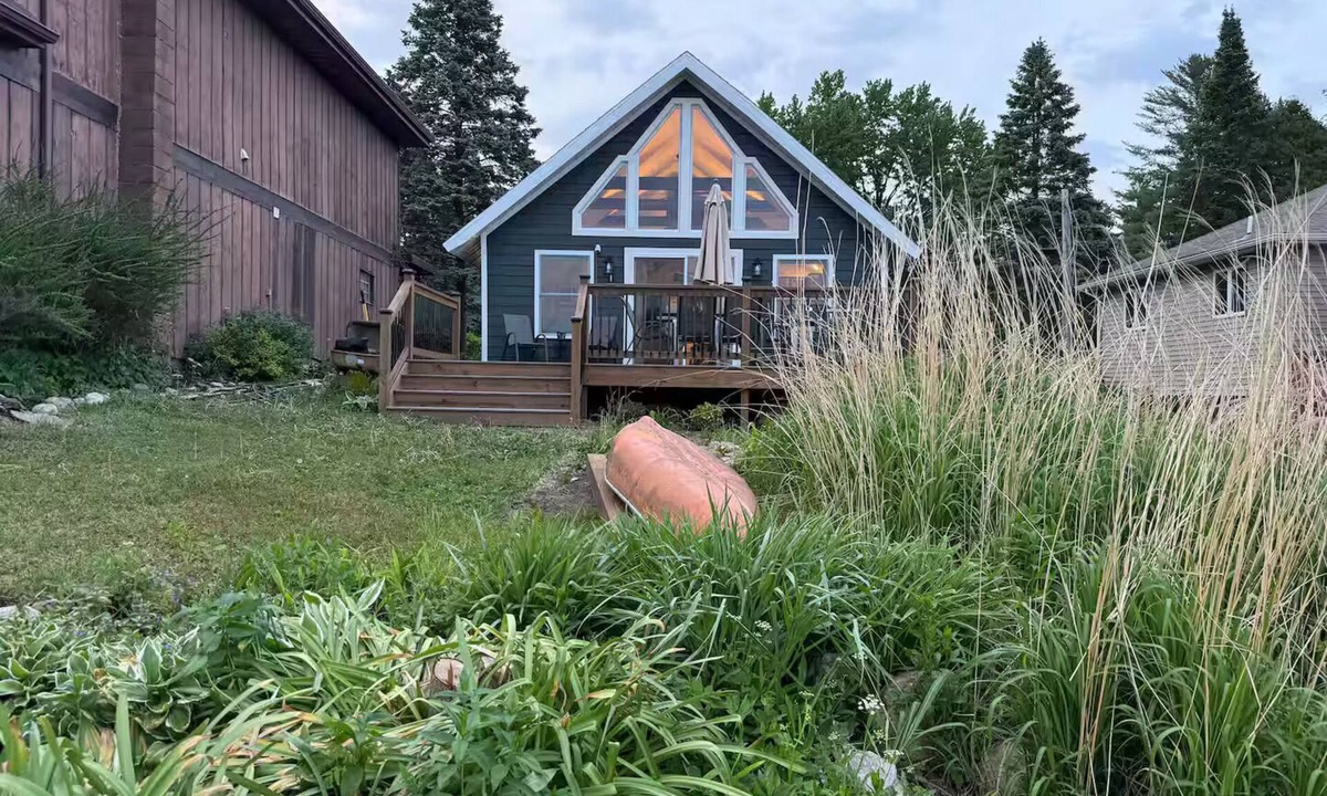 Milton House | Edgewater Escape