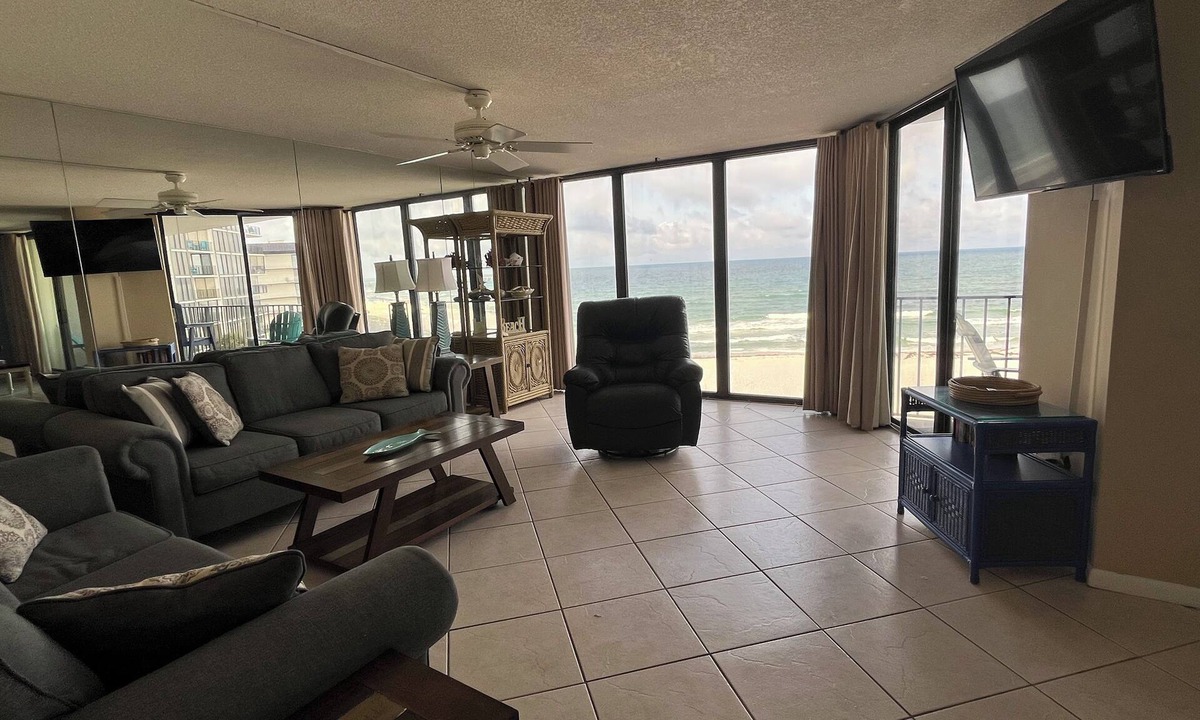 Panama City Beach Condo | Edgewater Resort Tower 2-4th floor