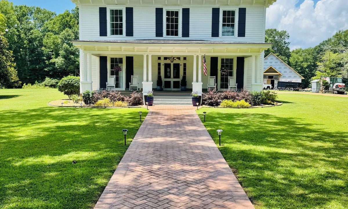 Jacksonville House | Eighty Oaks, A Fully Renovated Luxury Estate On 22 Acres In Jacksonville, AL