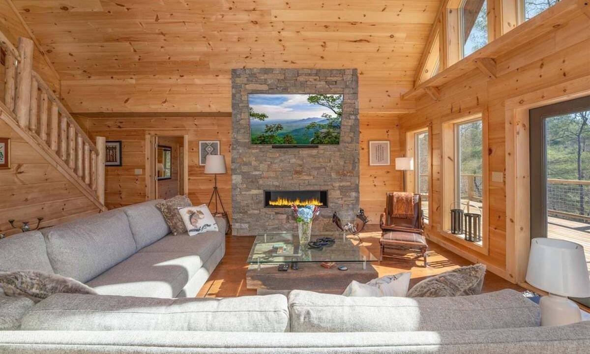 Brevard House | El Escorpio North - Large Custom Home with Game Room and Fire Pit