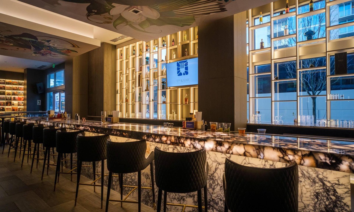Atlantic Station Area Hotel | Embassy Suites by Hilton Atlanta Midtown