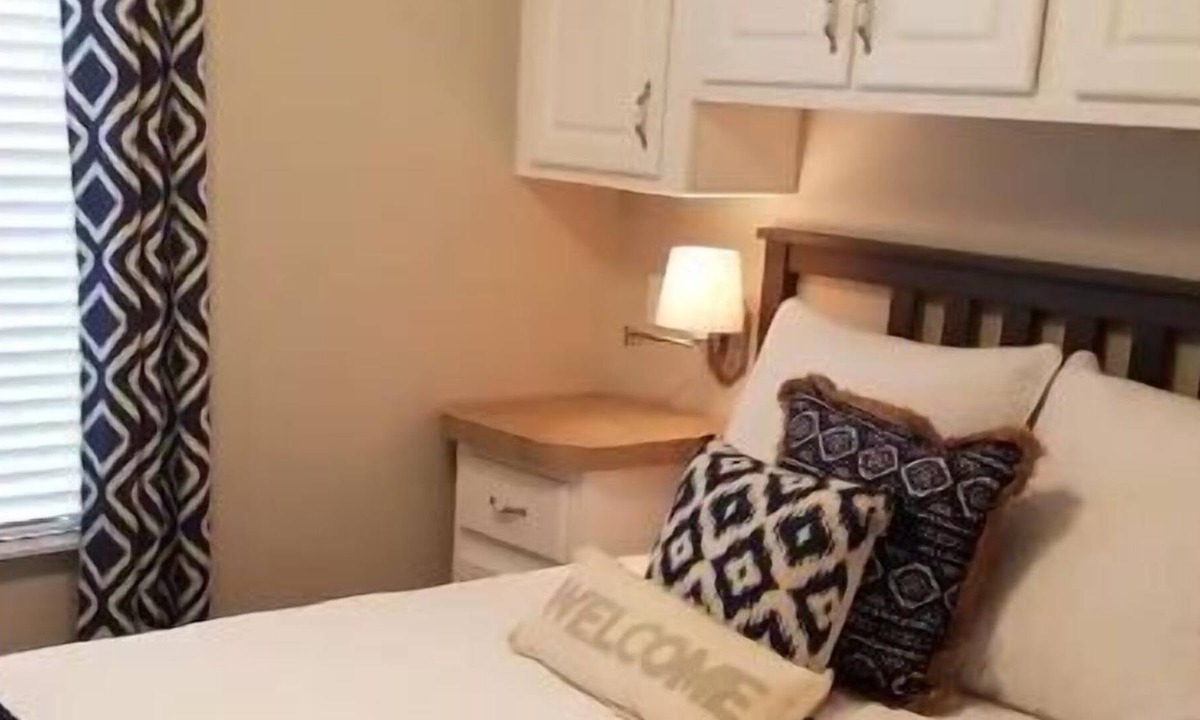 Kissimmee Cottage | Entire Cottage close to Disney, Universal, Airport