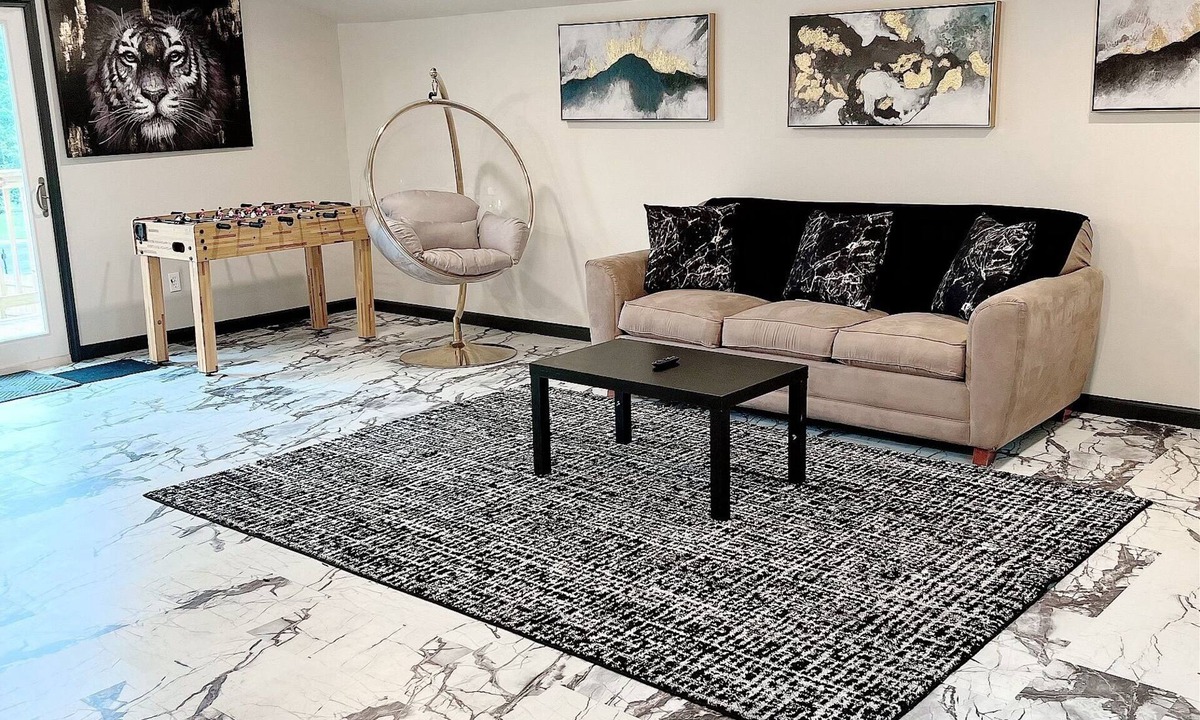 Conyers House | ENTIRE Modern 21st Century GUESTHOUSE TO YOURSELF